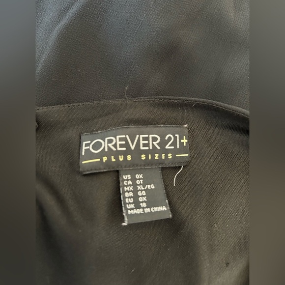 Black Sleeveless Dress - Picture 5 of 5